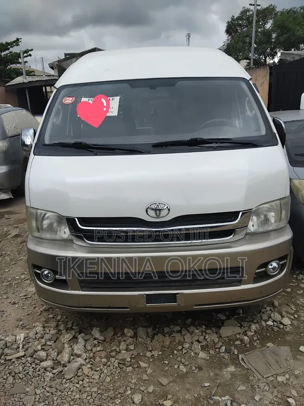 Toyota HiAce 2009 Fari - 1