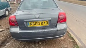 Toyota Avensis 1.6 VVT-i 2003 Gray
