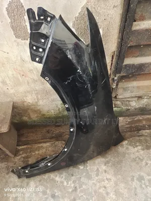 Nissan X-Trail/Rogue T32 Front Fender (Used)