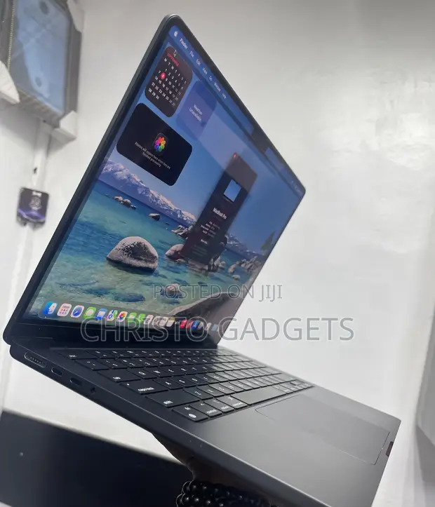 Apple MacBook Pro 2024 M4 36GB RAM 4TB SSD - 1