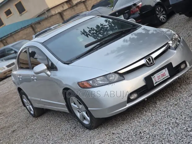 Honda Civic 2008 Silver - 1