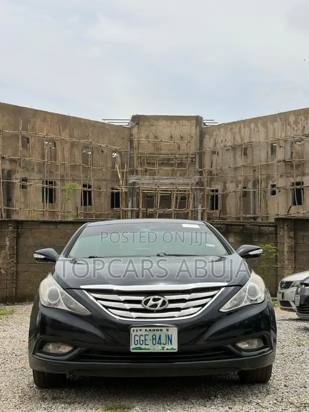 Hyundai Sonata 2010 Black - 1