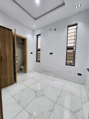 4 Bedroom Duplex for Rent in Chevron