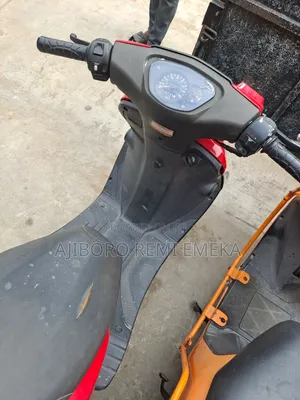 Daelim Bonita 50 Scooter 2015 Orange