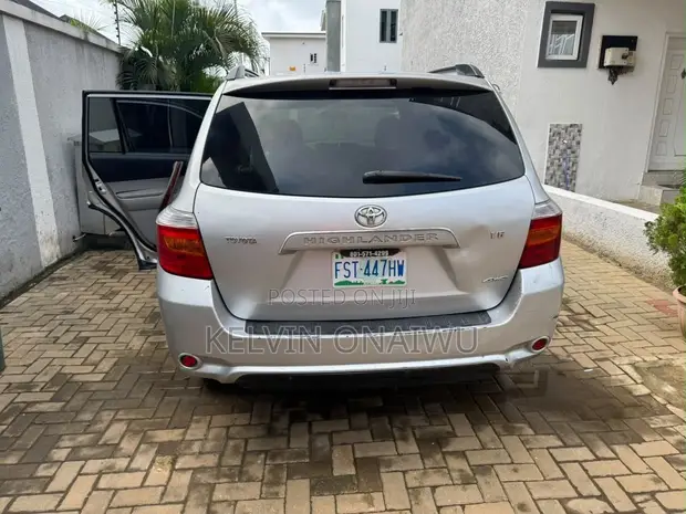 Toyota Highlander 2008 Silver - 1