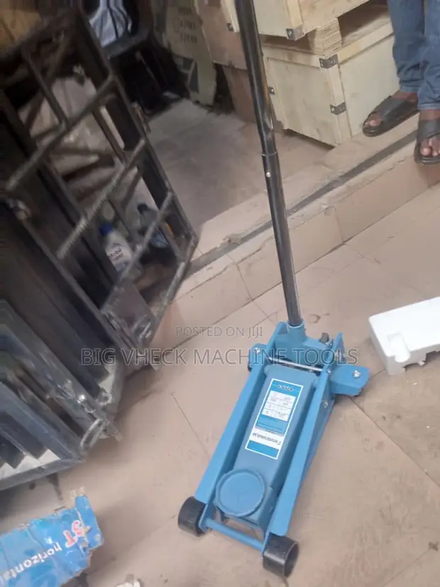 3 Ton Hydraulic Trolley Jack - Brand New - 1