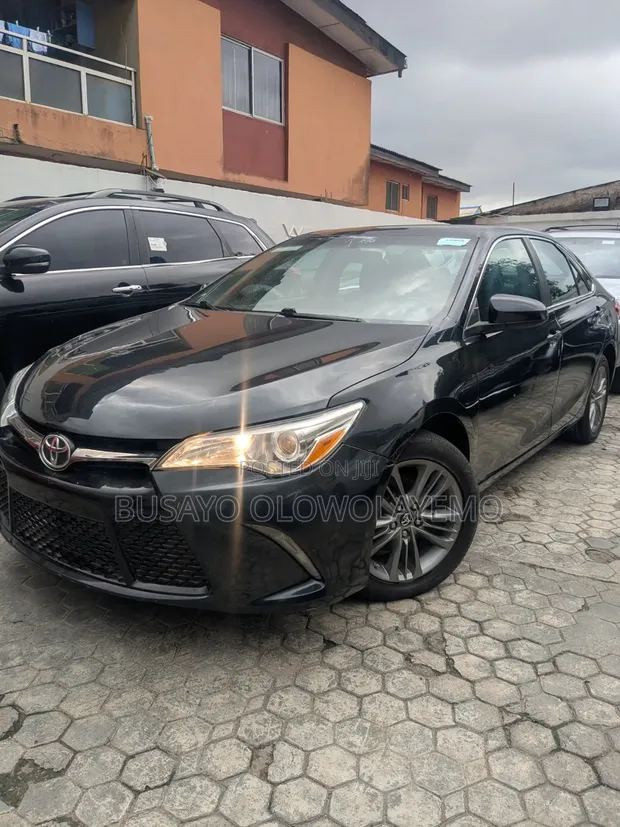 Toyota Camry SE Sedan 2017 - 1