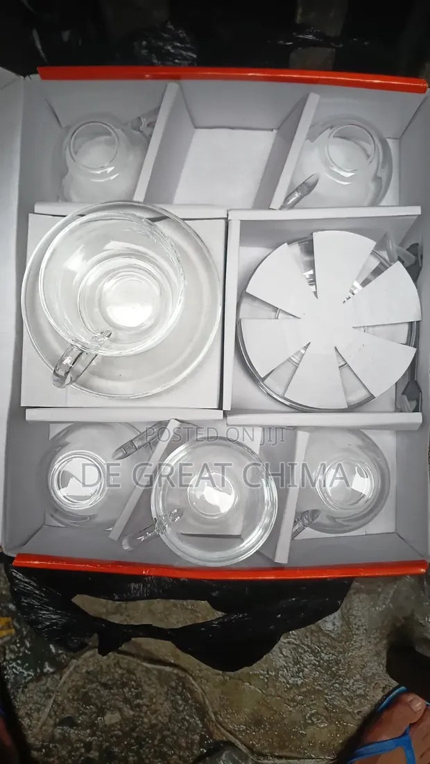 Set na Kofin Shayi da Saucers - 1