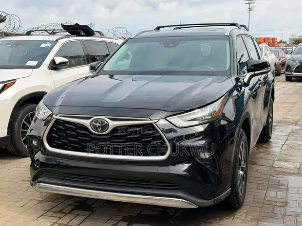 2020 Toyota Highlander XLE AWD Black - 1