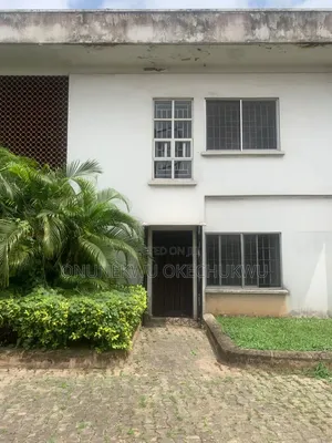 Babban Gida 6000sqm Don Siyarwa, Surulere Central