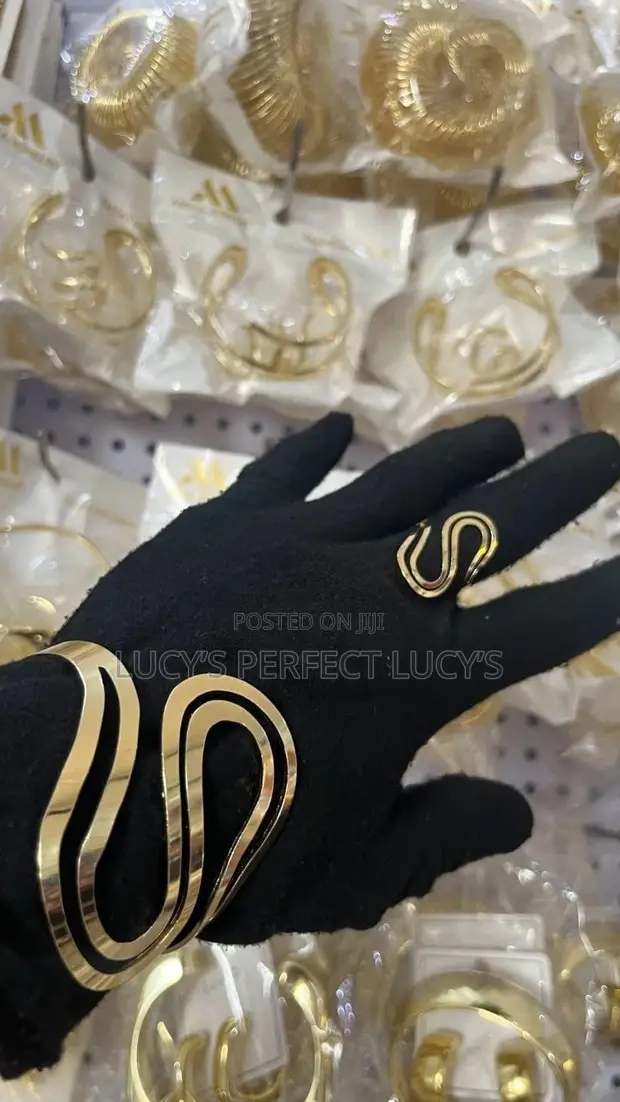 Lucy's Perfect Aesthetic: Bangles, Bracelets, Necklaces, Rings & Kayayyakin Aure - 1