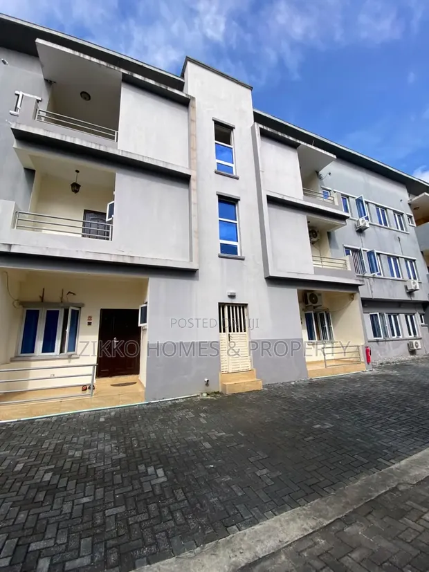 3-Bedroom Townhouse with BQ in Ogidan, Sangotedo - 1