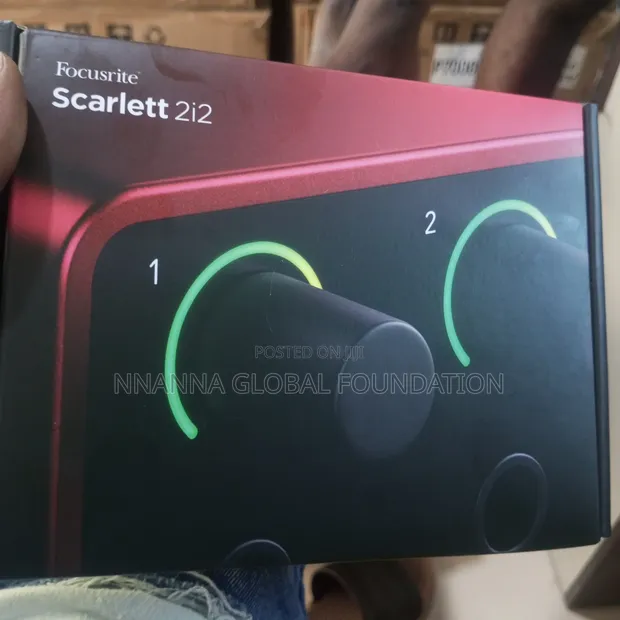 Focusrite Scarlett 2i2 4th Gen Audio Interface - 1