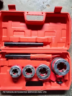 Ratchet Die Stock Set 1/2"-1 1/4"