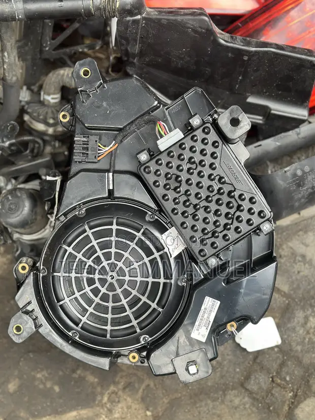 Porsche Cayenne Bose Subwoofer with Amplifier - 1