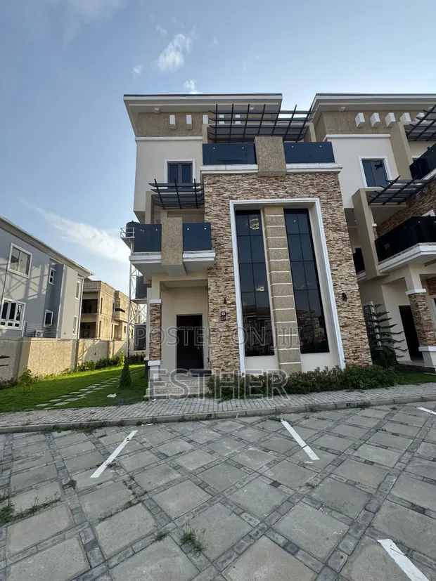 Furnished 5-Bedroom Duplex with BQ in Jahi, Abuja - 1