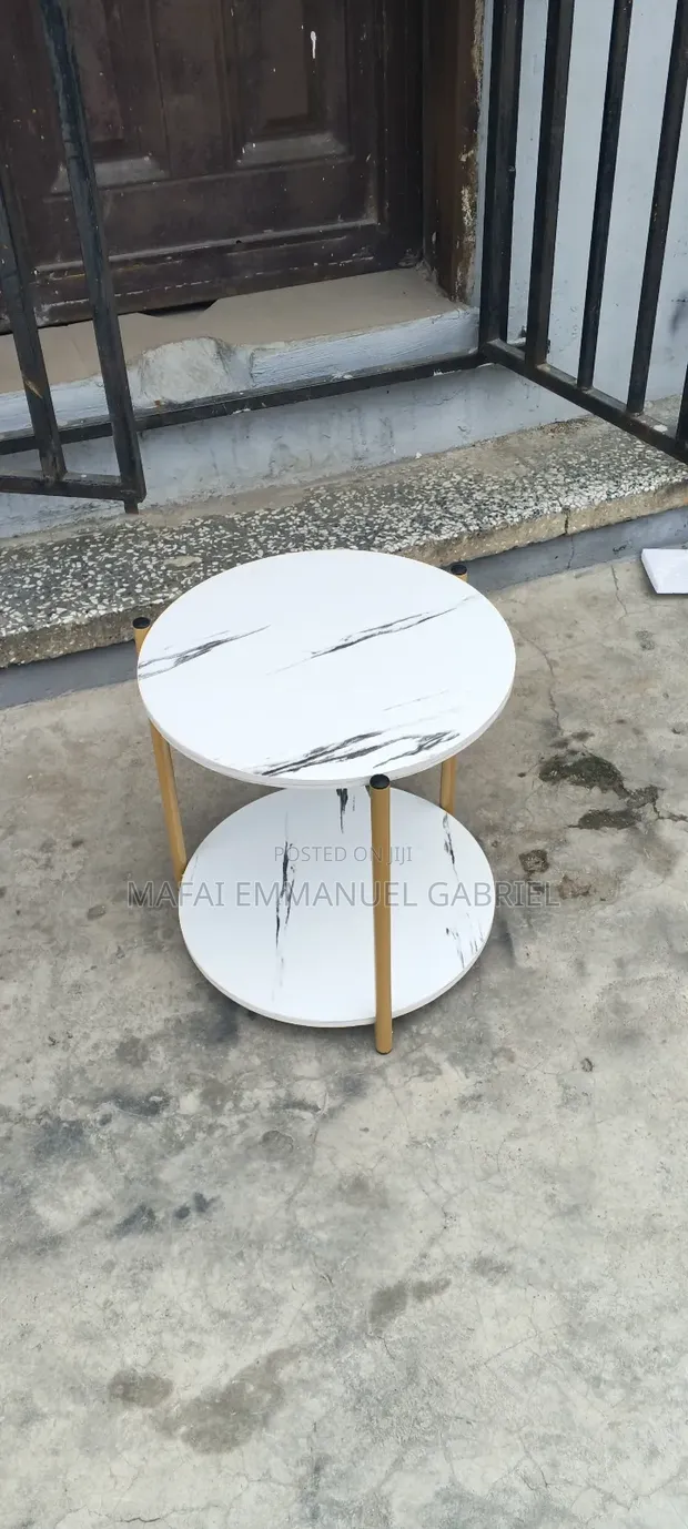 Sabon Side Table Mai Kafar Karfe - 1