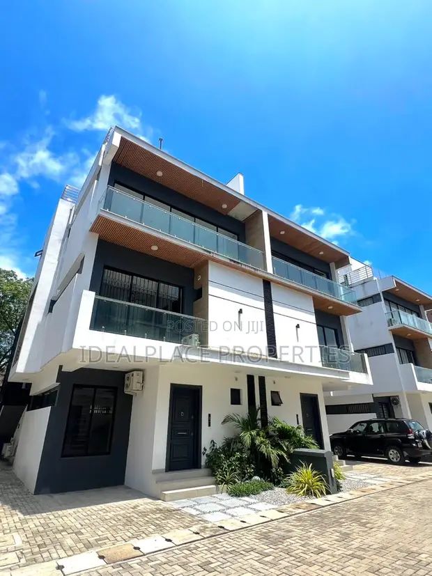 Gidan 4bdrm Semi-Detached da BQ, Gym & Pool a Old Ikoyi - 1