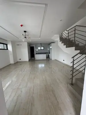 Gidan 4bdrm Semi-Detached da BQ, Gym & Pool a Old Ikoyi