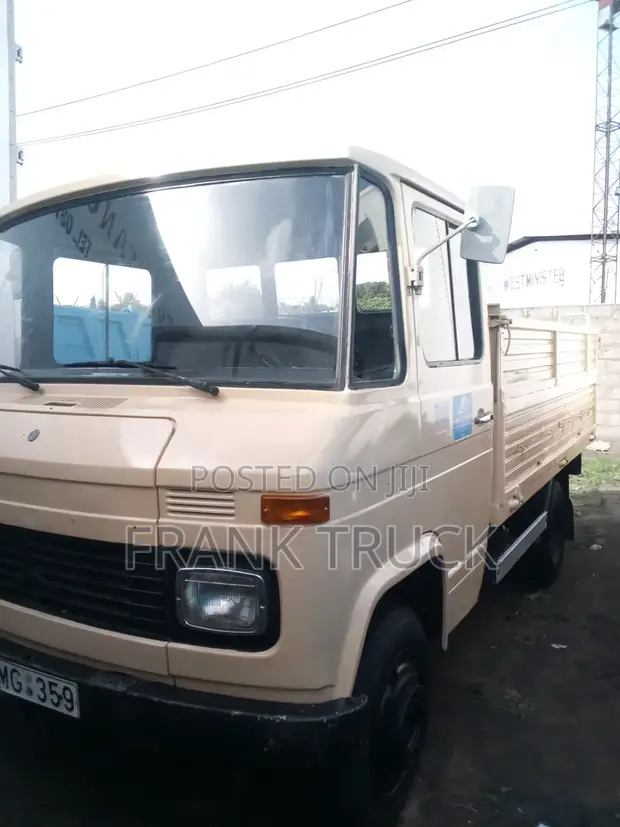 Mercedes-Benz 608 Truck - 6 Tonne Diesel - 1