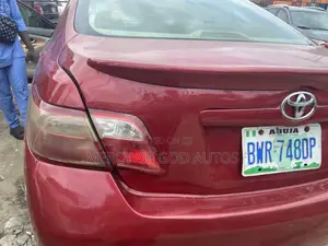 2008 Toyota Camry XLE V6 Sedan - Red