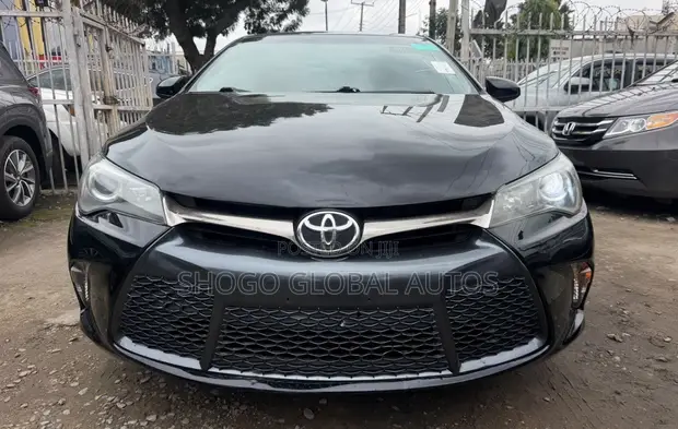 2016 Toyota Camry SE - Tokunbo, Sunroof - 1