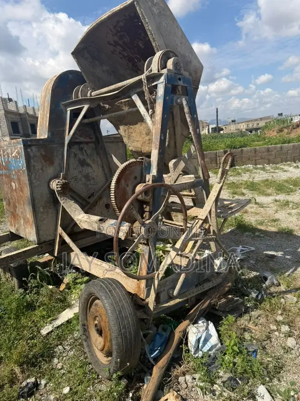 Upper Layer Concrete Mixer with Winch - Nigerian Used - 1