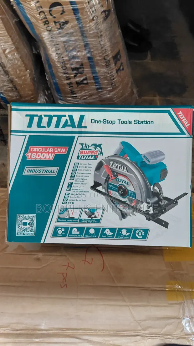 Total 1600W 7-Inch Circular Saw - 1