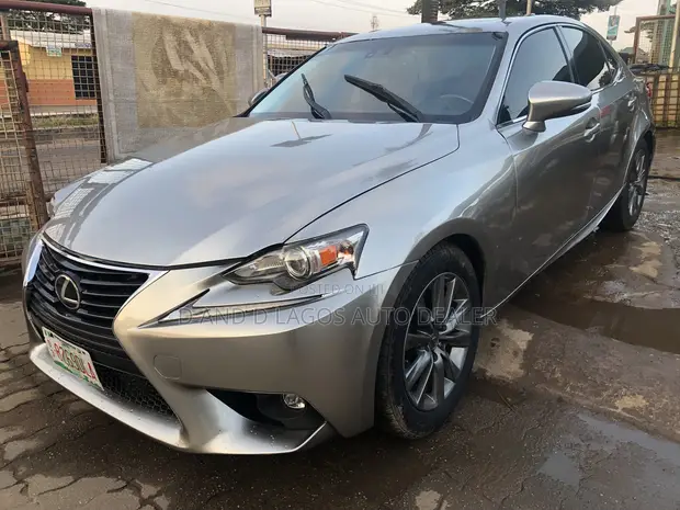 Lexus IS 250 4WD 2015 Brown - 1