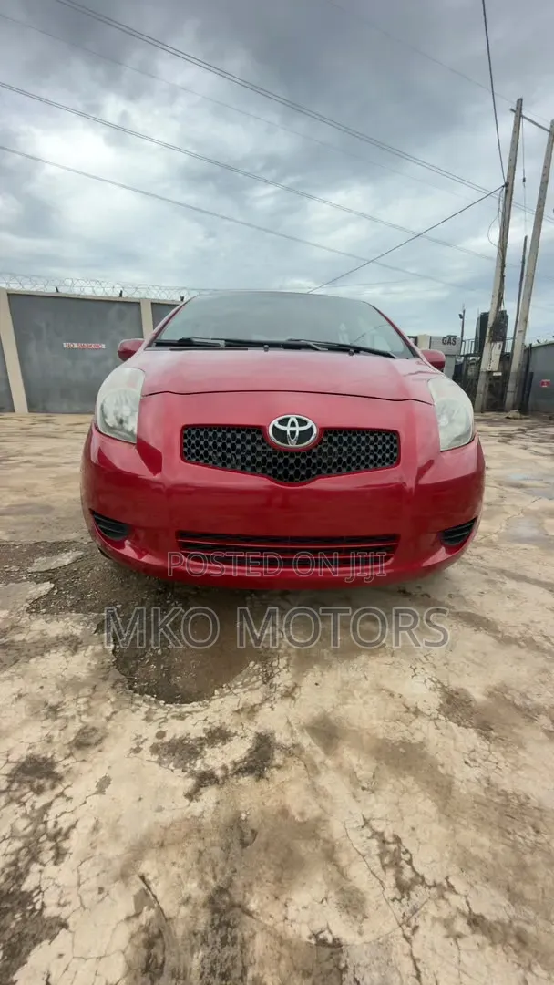 2007 Toyota Yaris 1.3 VVT-i Automatic Red - 1