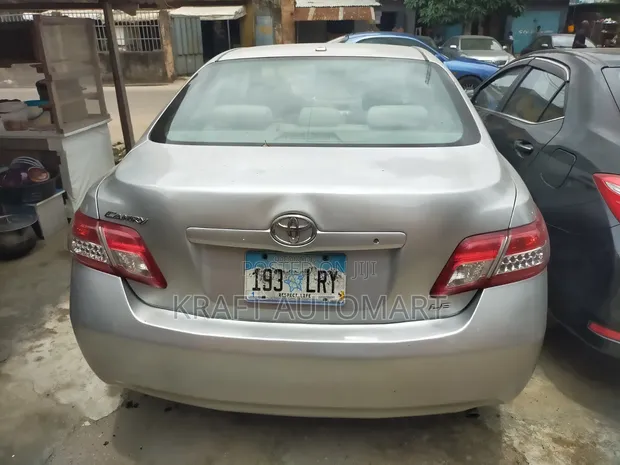 Toyota Camry 2010 Silver - 1