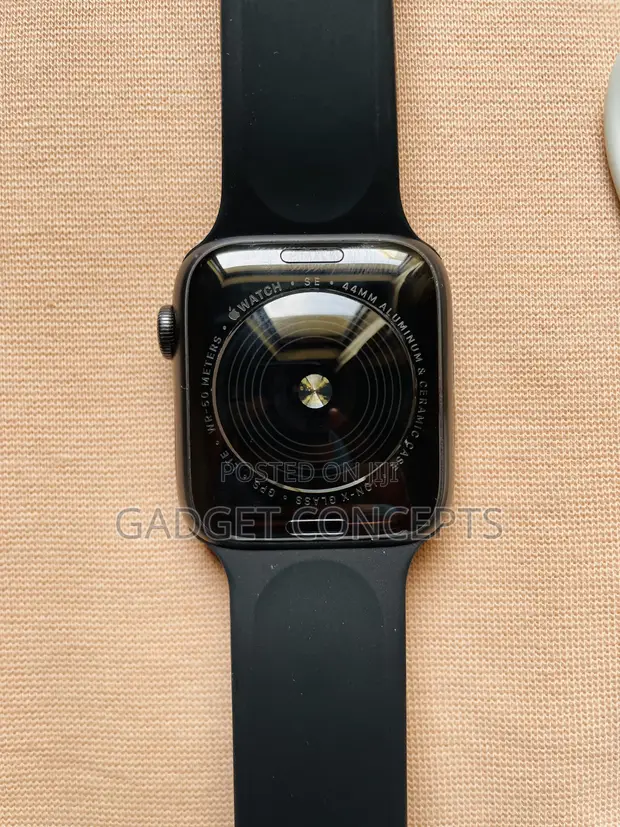 Apple Watch SE 44mm LTE - 1