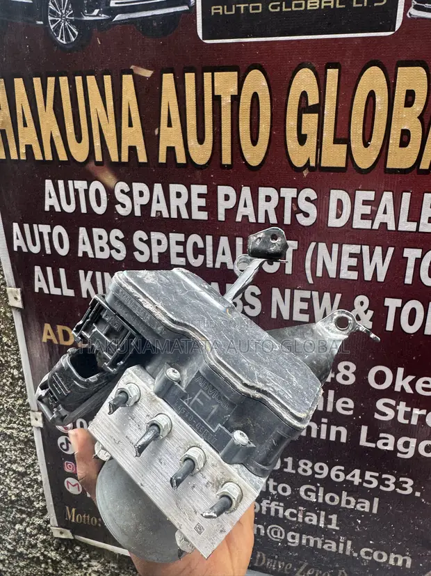 Toyota Highlander ABS Module/Pump (2016-2018) - 1