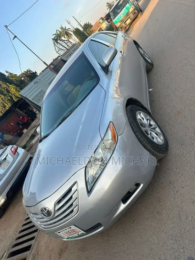 Toyota Camry XLE Sedan 2009 - 1