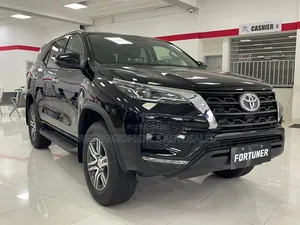 New Toyota Fortuner 2025 Black