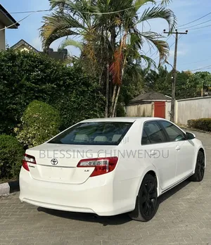 2013 Toyota Camry LE White