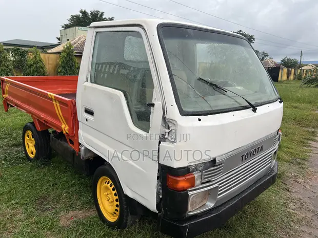 Toyota Dyna 100 Mini Truck - 1998 - 1