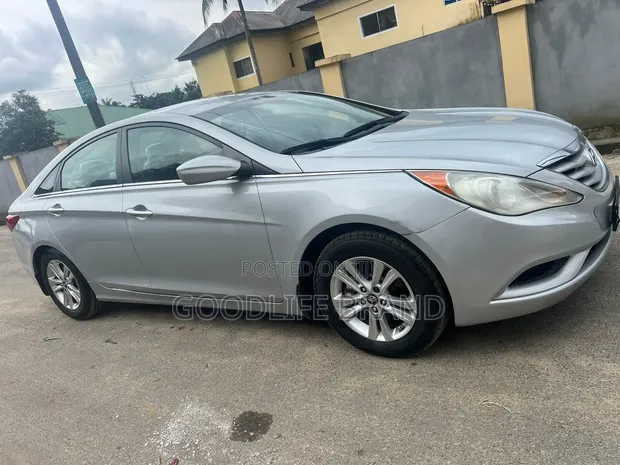 2012 Hyundai Sonata SE 2.0T Sedan - Foreign Used - 1