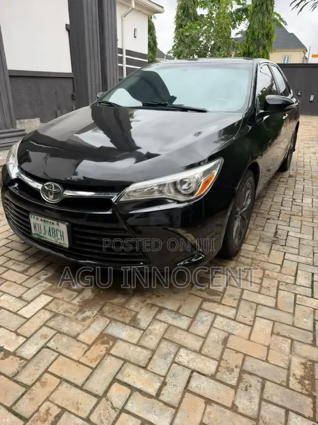 2015 Toyota Camry SE 2.5L Black - 1