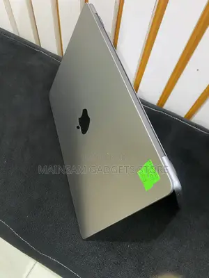 Apple MacBook Air 2022 M2 16GB RAM 512GB SSD