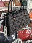 Kyakyawan Chris Bella Handbag - Baki, Azurfa, Mai Maki - 2