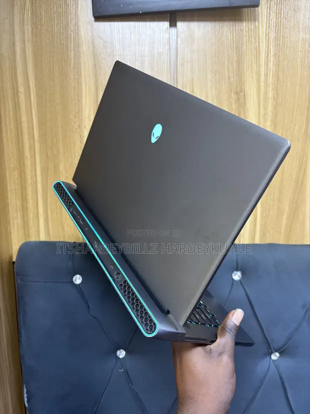 Dell Alienware m15 R5 Laptop 16GB Intel Core i7 RTX 3070 - 1