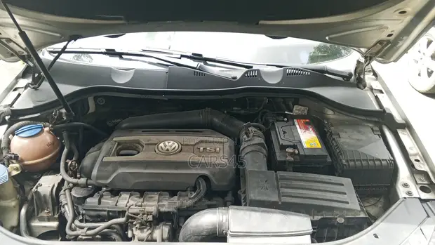 Volkswagen Passat 1.8 S Sedan 2012 Silver - 1