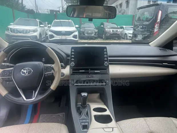 Toyota Avalon 2021 White - 1