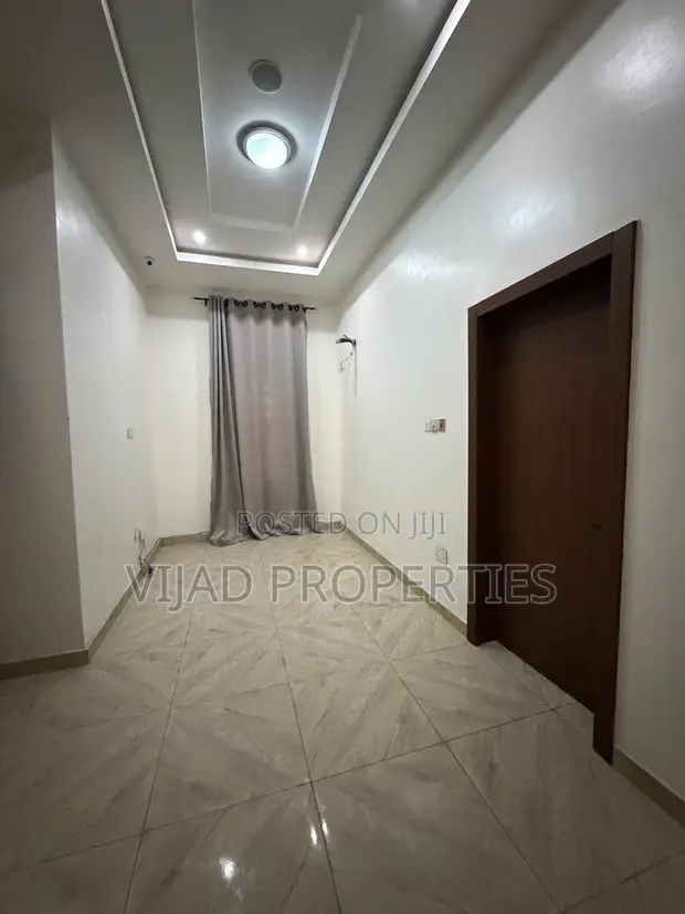 4-Bedroom Duplex tare da BQ a Lekky County Empire, Lekki - 1