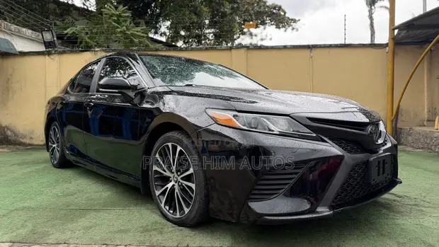 2019 Toyota Camry SE 2.5L Black - 1