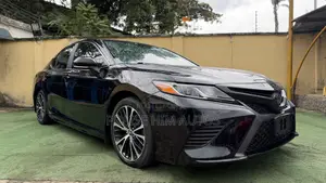 2019 Toyota Camry SE 2.5L Black