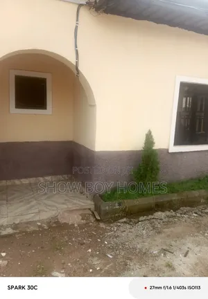 Gidan Kayan Saka 2 Bedroom don Sawa a Kuje