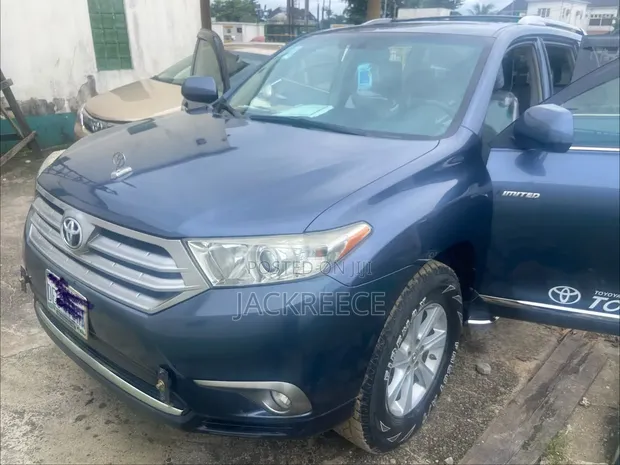 Toyota Highlander 2013 Blue - 1