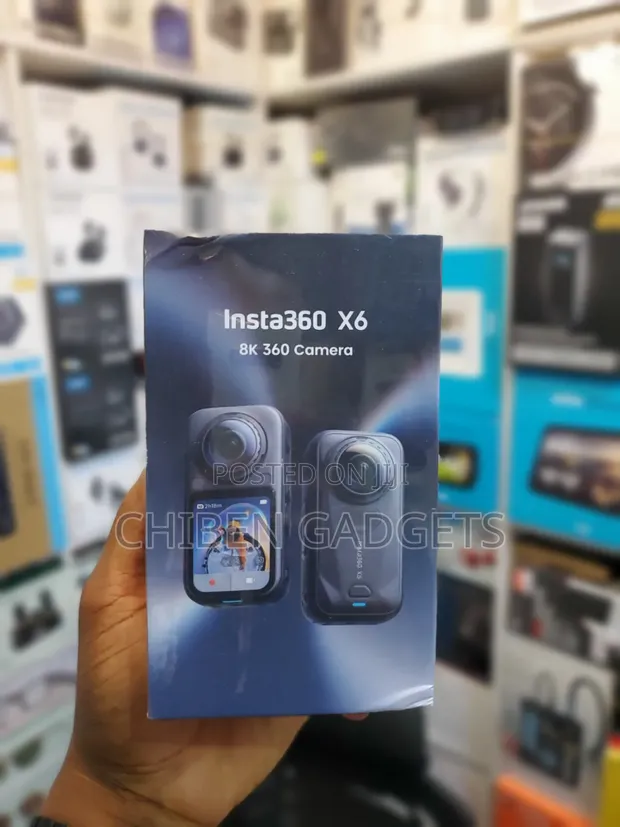 Insta360 X6 360° Camera Standard Bundle (Midnight Black) - 1